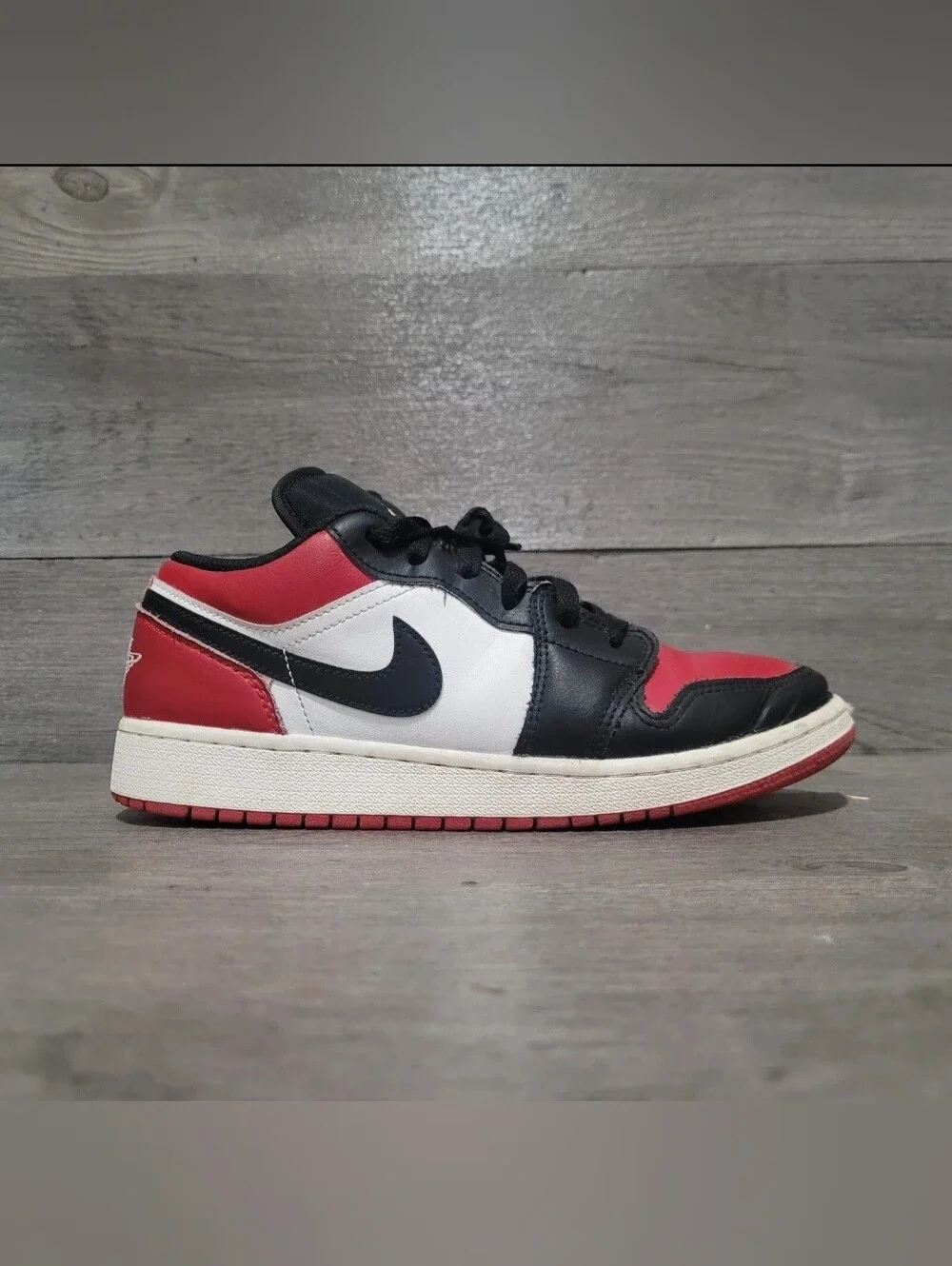 Jordan Retro 1 Low Bred Toe Gs Size 5.5y Youth Shoes